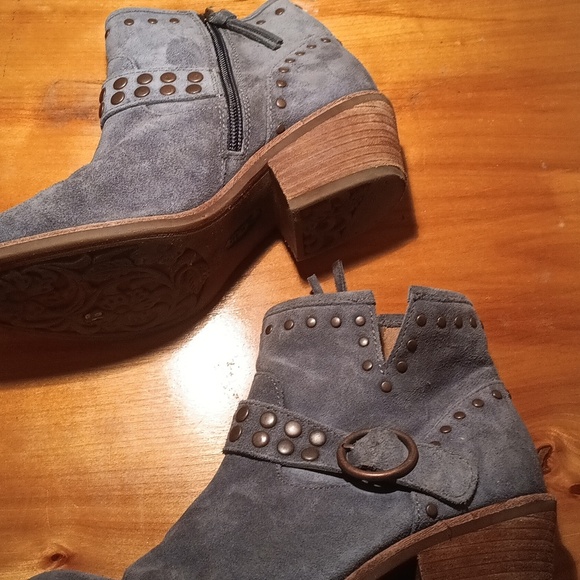 Sofft Light Blue Suede Ankle Boots with Studded Strap Size 6 - Picture 2 of 11